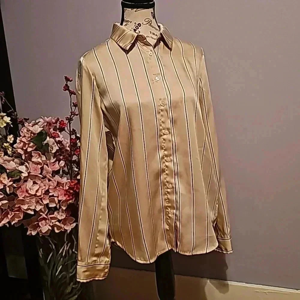 Forever 21‎ Button Up